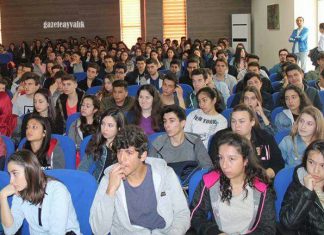 ÖĞRENCİLERE GELECEĞİN MESLEKLERİ ANLATILDI