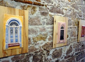 AYVALIK KAPILARI SERAMİKLERDE