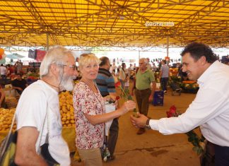 PAZARCILAR ANNELERİ UNUTMADI