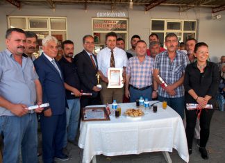 AYVALIK MEYVECİLER VE SEBZECİLER ODASINA YILIN ESNAF OSCARI VERİLDİ