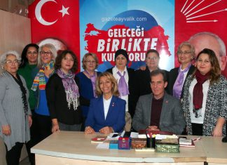CHP AYVALIK KADIN KOLLARI GÖREV BAŞINDA