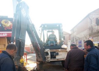 TIKANAN YAĞMUR SUYU KANALI TEMİZLENDİ