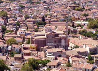 AYVALIK EVLERİNİ KORUMAK İÇİN DERNEK KURDULAR