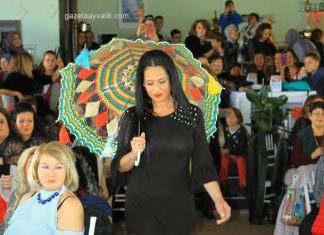 AYVALIK’TA KADINLAR ÖRGÜLERİYLE YARIŞTI