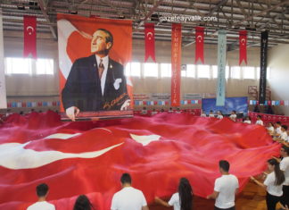 19 MAYIS AYVALIK’TA TÖRENLE KUTLANDI