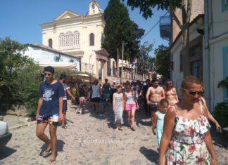 AYVALIK’TA BAYRAM YOĞUNLUĞU