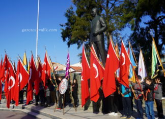 AYVALIK’TA ÖĞRETMENLER GÜNÜ KUTLAMASI