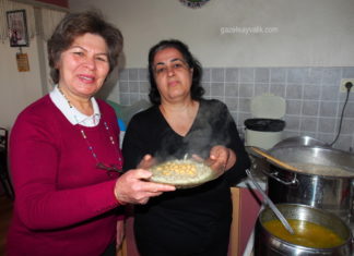 ANNELER, KEŞKEK YAPARAK ÇOCUK OKUTUYOR