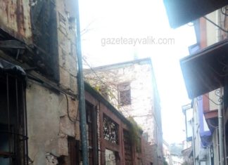 BİR TARİHİ EV DAHA FOTOĞRAFLARDA KALDI
