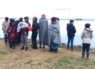 AYVALIK’TA 15 DÜZENSİZ GÖÇMEN YAKALANDI