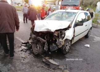 AYVALIK GİRİŞİNDE TRAFİK KAZASI; 2 KİŞİ YARALANDI