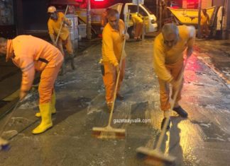 AYVALIK CADDE VE SOKAKLARINDA TEMİZLİK ÇALIŞMASI