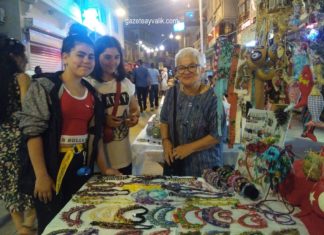 AYVALIK’TA GECE PAZARI HAREKETLİLİĞİ