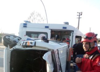 TRAFİK KAZASI; 2 YARALI
