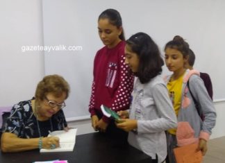 FEYZA HEPÇİLİNGİRLER, 3 GÜNLÜK SEMPOZYUMDA GENÇ VE ÇOCUK OKURLARIYLA DA BULUŞTU