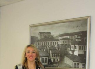 “KADINLARIMIZ, ÖNDERİMİZ ATATÜRK’ÜN TESLİM ETTİĞİ HAKLARA SAHİP ÇIKARAK FARK YARATMALI”