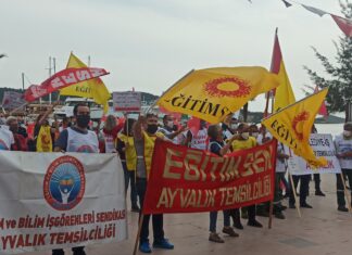 AYVALIK’TA ŞARKI VE TÜRKÜLERLE 1 MAYIS KUTLAMASI
