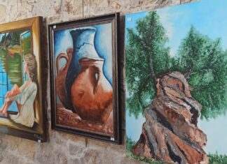 ZEYTİNİNDEN KAPILARINA AYVALIK’TAN KARELER, TUVALLERDE