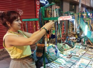 MAHARETLİ ELLER, AYVALIK GECE PAZARI’NDA
