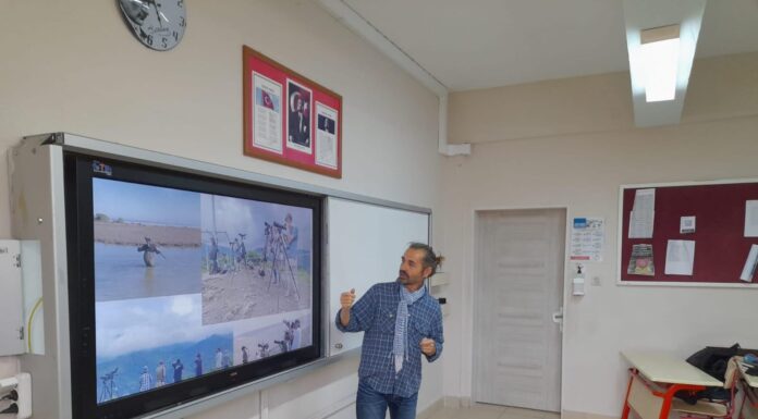 DOĞA ARAŞTIRMACILARI ÖĞRENCİLERE KUŞ GÖZLEMCİLİĞİ ANLATTI