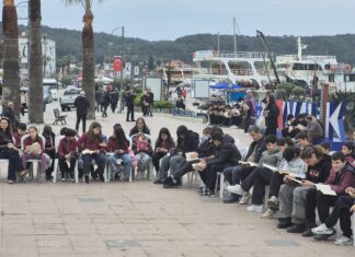 Ayvalık’ta Kitaplar meydana taşındı; 62. Kütüphane Haftası Kutlandı