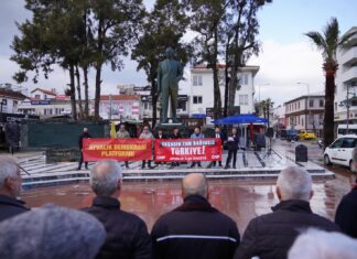 Ayvalık Demokrasi Platformu gözaltıları protesto etti