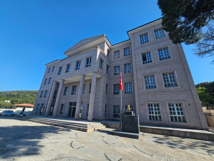Ayvalık’ta kamu birimleri yeni hükümet konağına taşınıyor