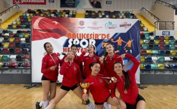 Balıkesir Yıldız Kızlar Voleybol İl Birincisi Ayvalık Gelişim Spor Oldu