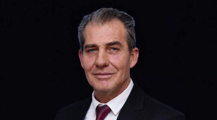 CHP AYVALIK İLÇE BAŞKANI HÜSEYİN ŞALMANLI GÖREVİNDEN İSTİFA ETTİ
